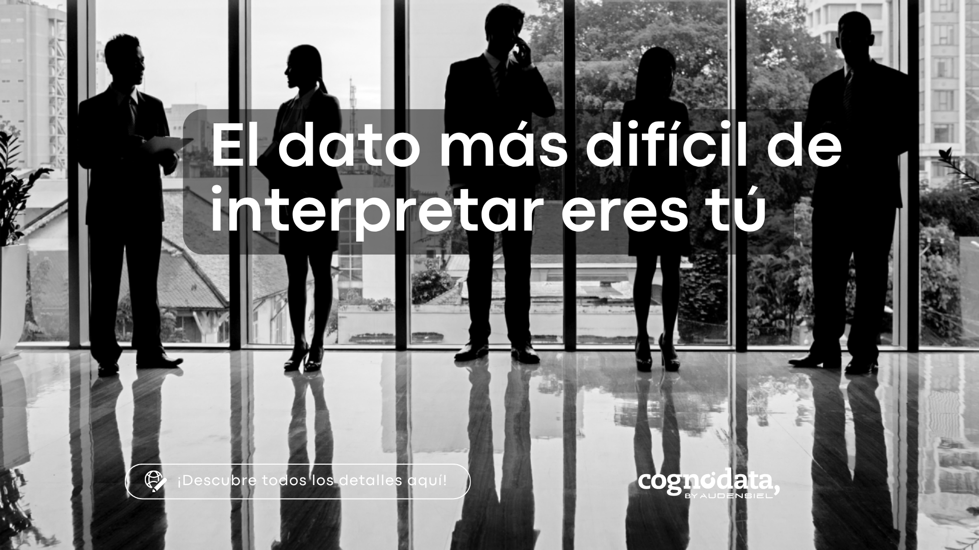 Imagen conceptual sobre autoevaluación profesional, feedback y contraste entre la percepción propia y la evaluación de otras personas