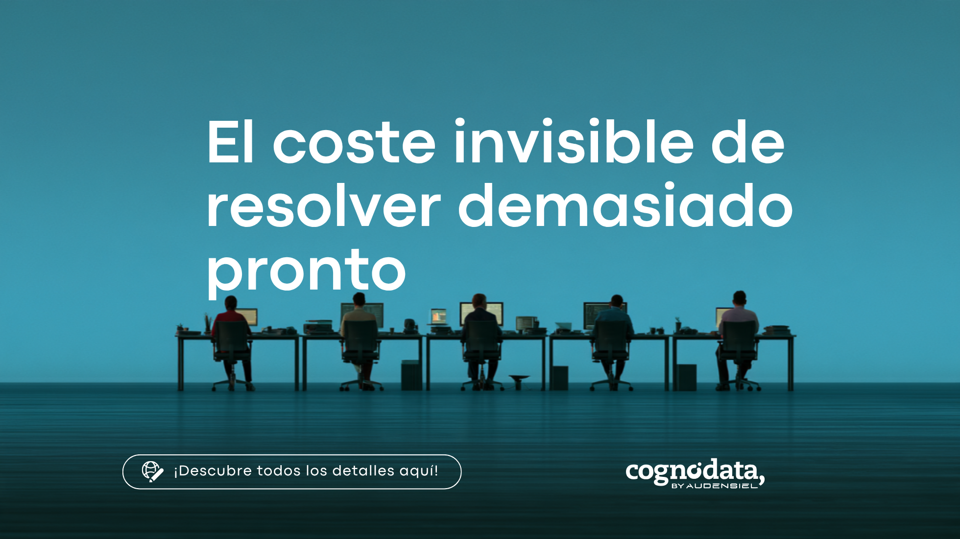 Equipo de profesionales trabajando frente a sus ordenadores en una oficina, en un artículo sobre aprendizaje y desarrollo de autonomía profesional.